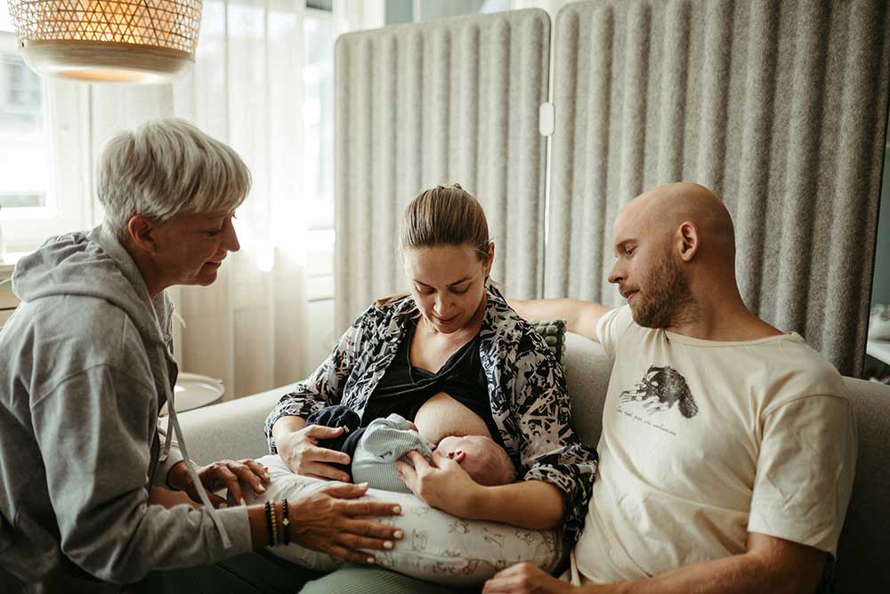 Ett par vid en amningsmottagning